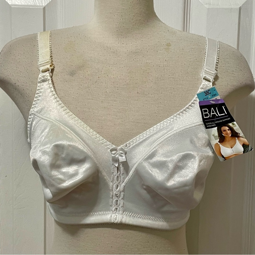 NWT Bali Women's White Bra 38 C